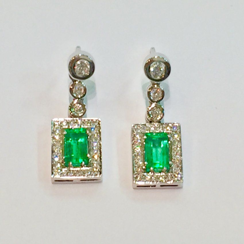 Pendientes en oro blanco con esmeraldas de Colombia