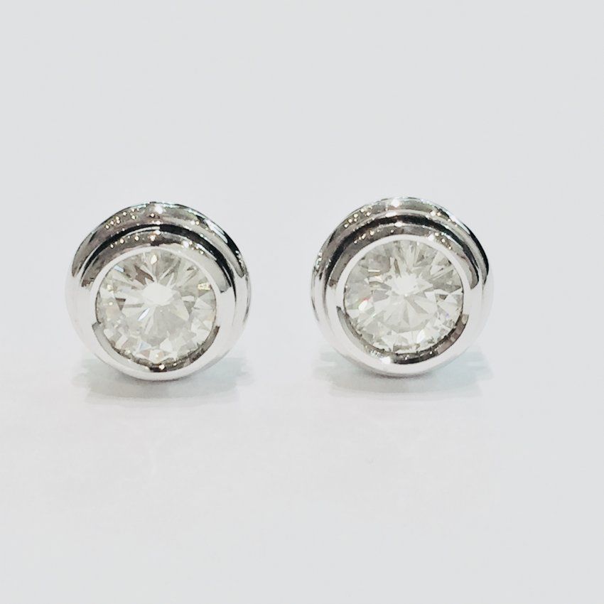 Pendientes chaton en oro blanco con diamantes